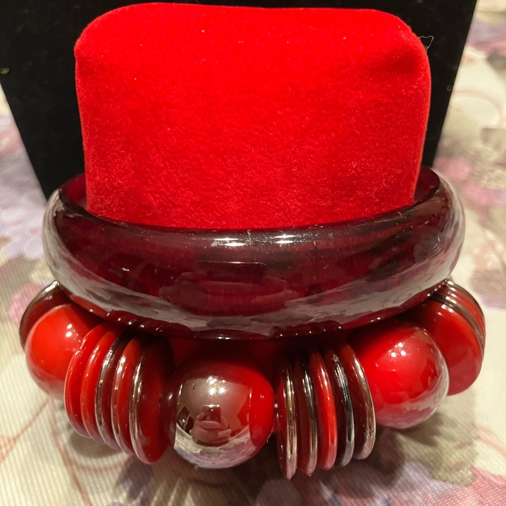 TWO BOLD AND BEAUTIFUL BRACELETS
THE BANGLE IS HANDCRAFTED - Picture 4 of 10